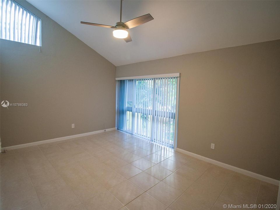 Recientemente alquilado: $1,750 (2 camas, 1 baños, 1025 Pies cuadrados)