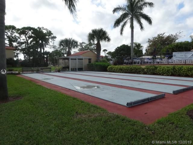 SHUFFLE BOARD