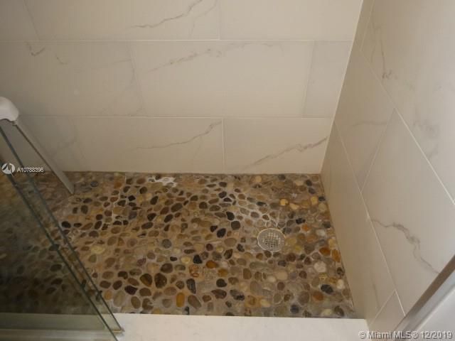 SHOWER DETAIL