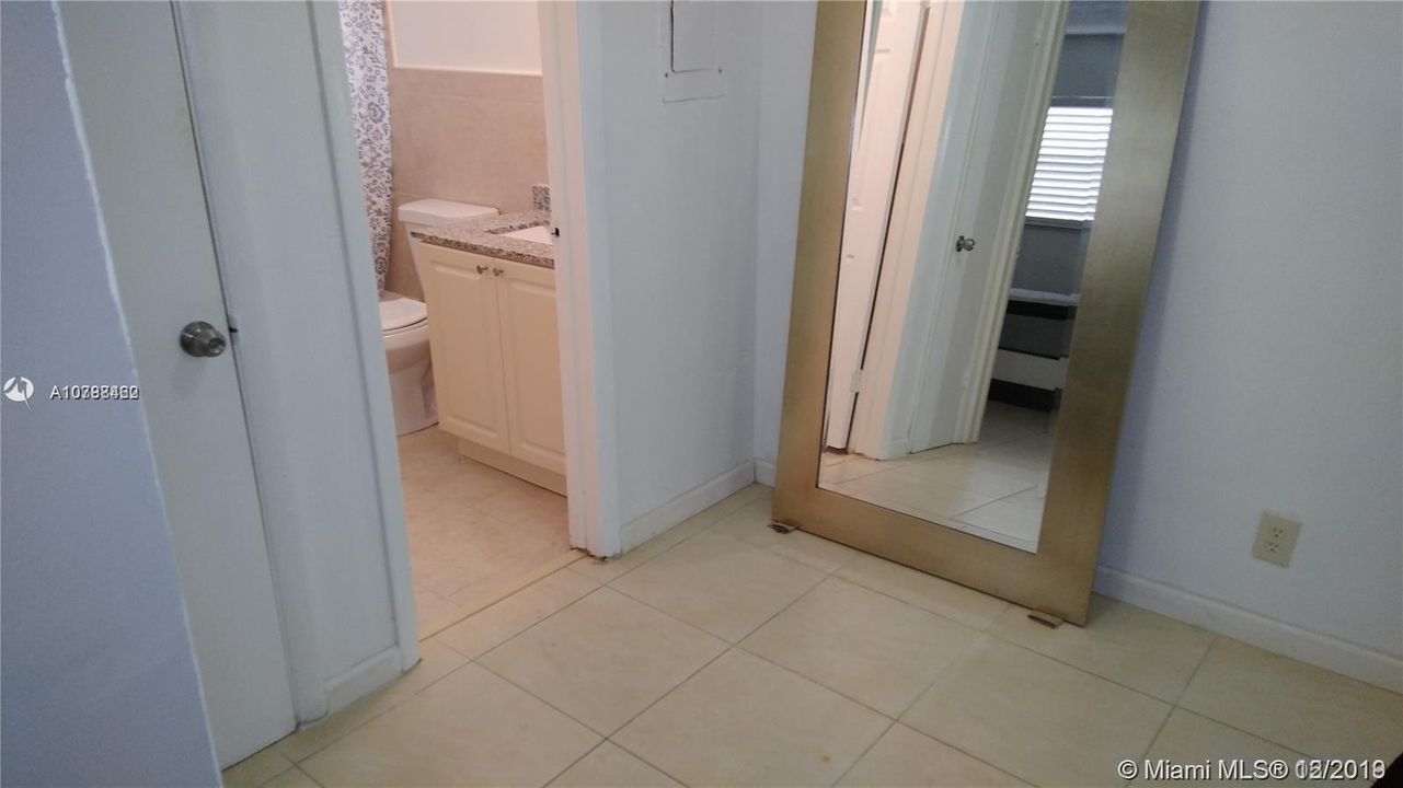 Недавно арендовано: $1,000 (1 спален, 1 ванн, 0 Квадратных фут)