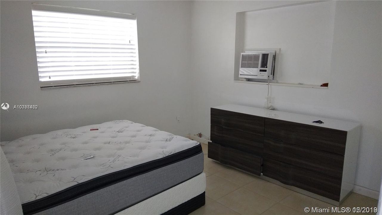 Недавно арендовано: $1,000 (1 спален, 1 ванн, 0 Квадратных фут)