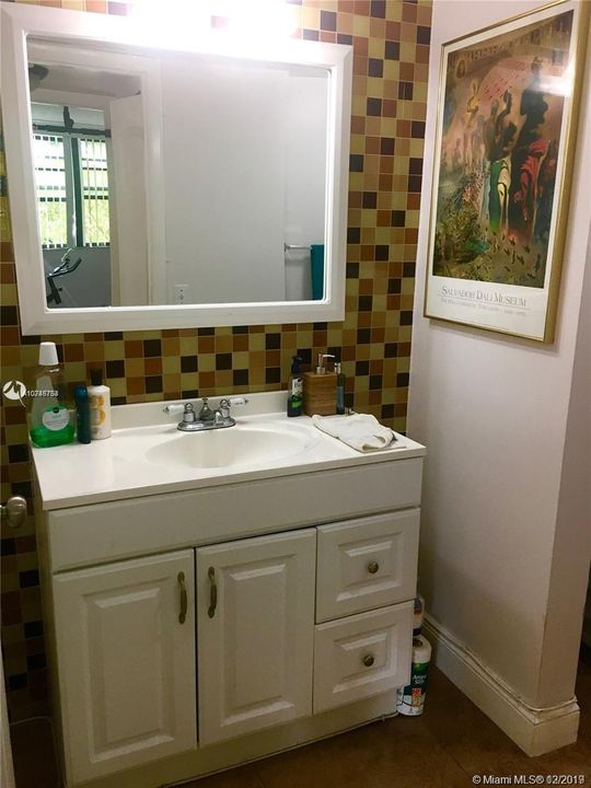 Recently Sold: $199,999 (2 beds, 2 baths, 982 Square Feet)