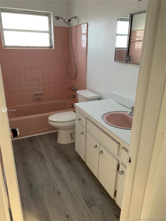 Recently Sold: $110,000 (2 beds, 1 baths, 872 Square Feet)