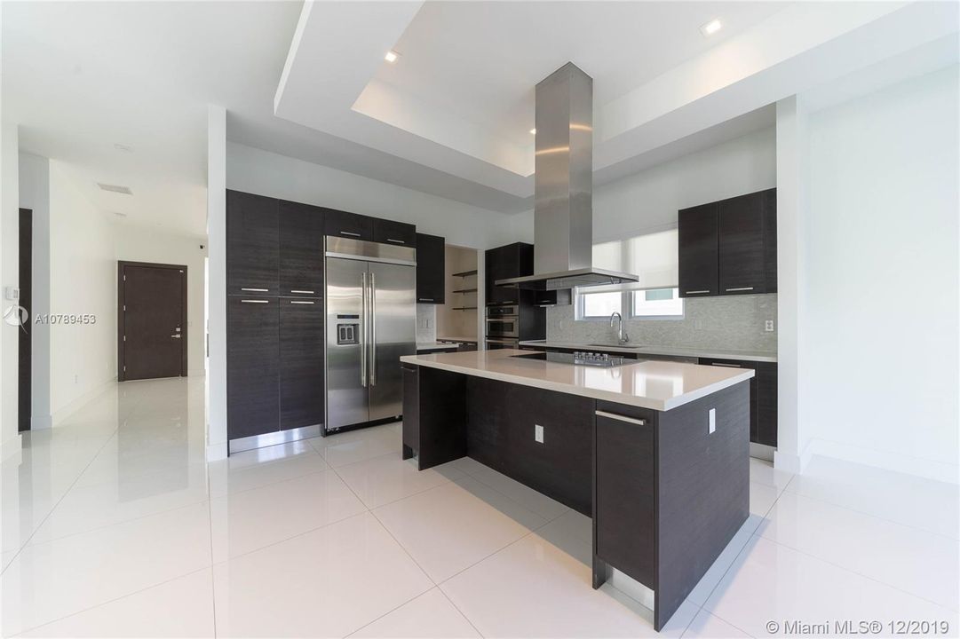 Recientemente alquilado: $5,900 (5 camas, 6 baños, 4319 Pies cuadrados)