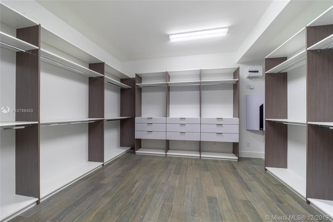 Recientemente alquilado: $5,900 (5 camas, 6 baños, 4319 Pies cuadrados)