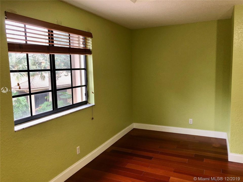 Recently Rented: $1,950 (2 beds, 2 baths, 1605 Square Feet)