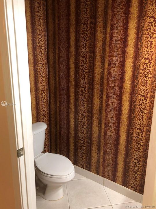 Recently Rented: $1,950 (2 beds, 2 baths, 1605 Square Feet)