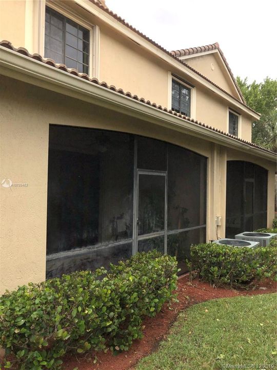 Recently Rented: $1,950 (2 beds, 2 baths, 1605 Square Feet)