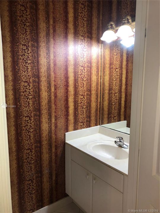 Recently Rented: $1,950 (2 beds, 2 baths, 1605 Square Feet)