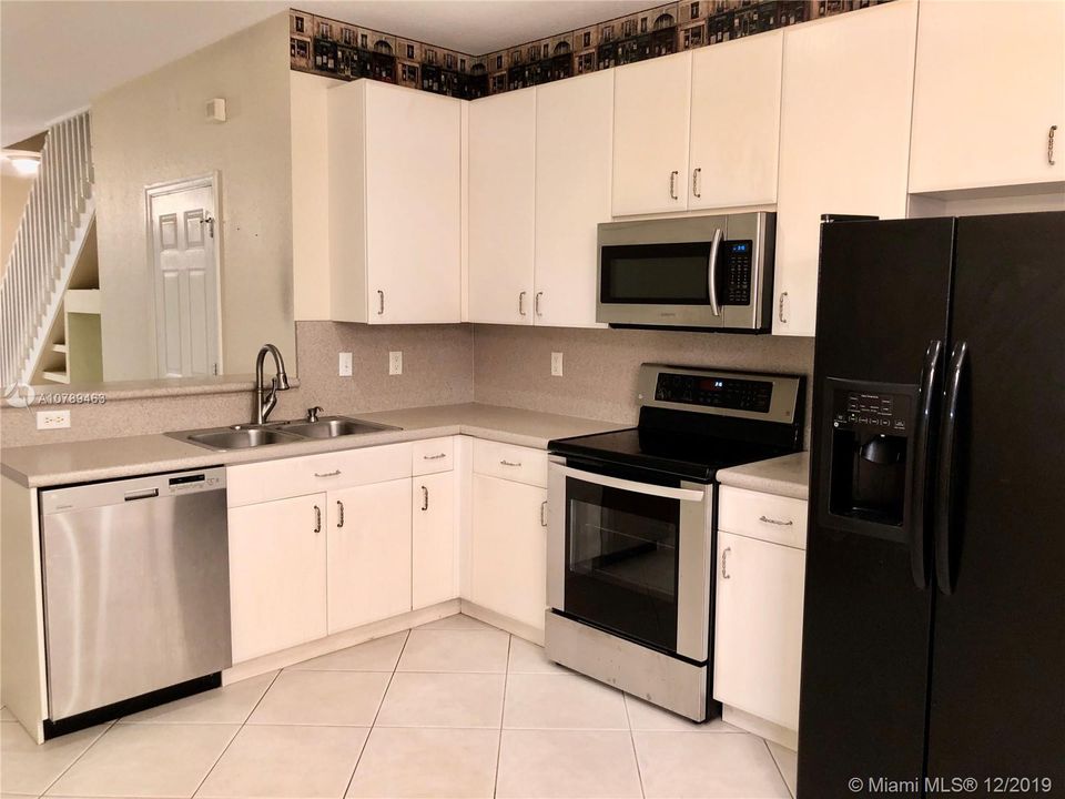 Recently Rented: $1,950 (2 beds, 2 baths, 1605 Square Feet)