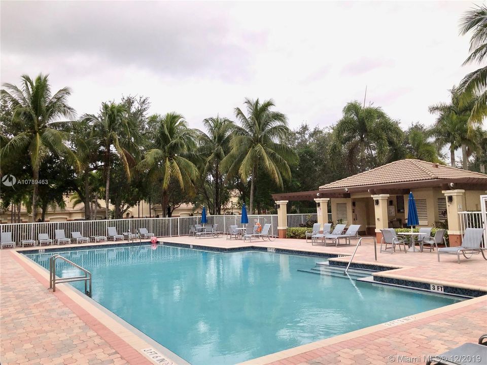 Recently Rented: $1,950 (2 beds, 2 baths, 1605 Square Feet)