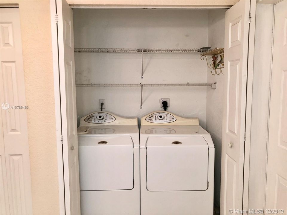 Recently Rented: $1,950 (2 beds, 2 baths, 1605 Square Feet)