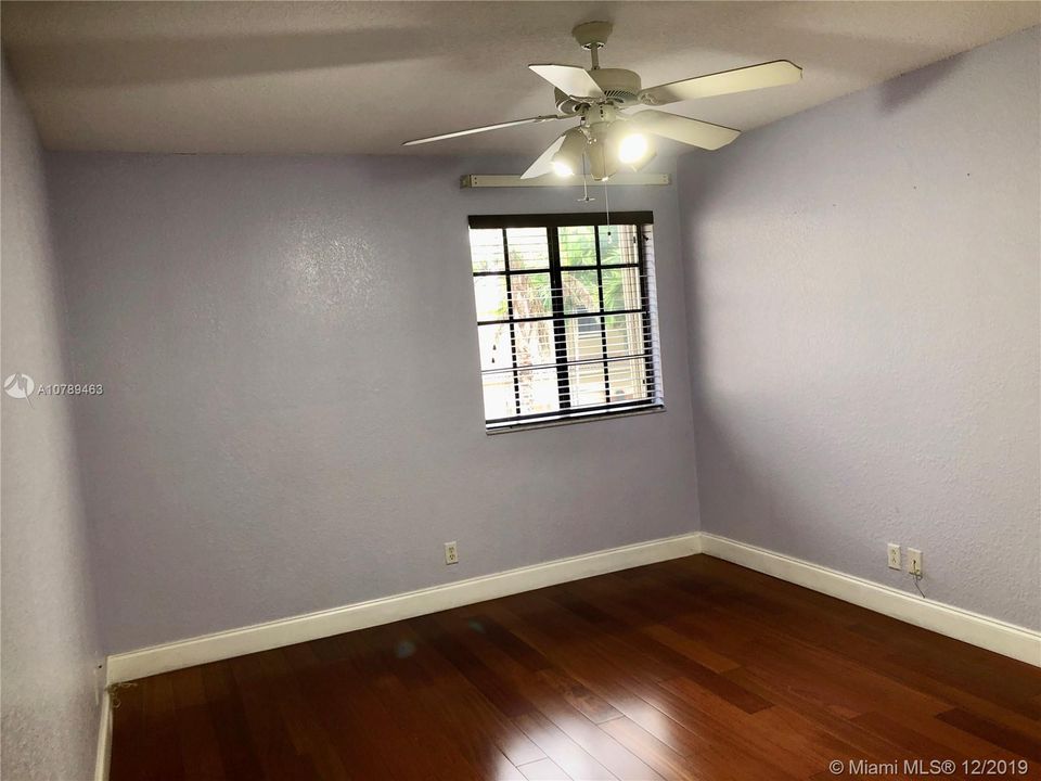Recently Rented: $1,950 (2 beds, 2 baths, 1605 Square Feet)