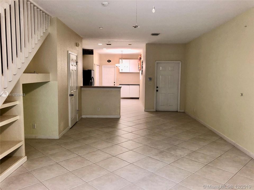 Recently Rented: $1,950 (2 beds, 2 baths, 1605 Square Feet)