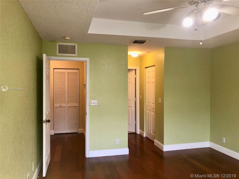 Recently Rented: $1,950 (2 beds, 2 baths, 1605 Square Feet)