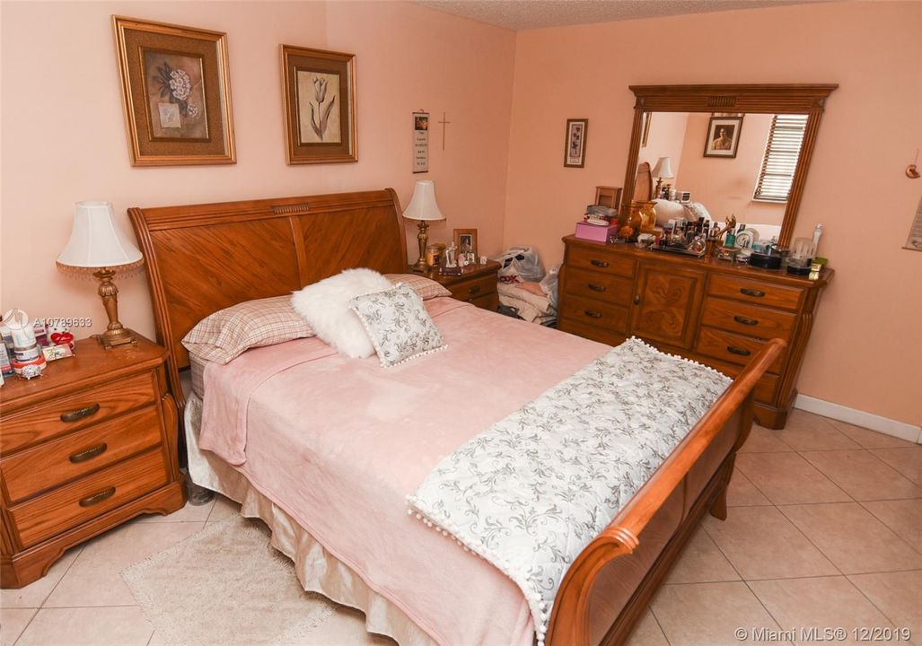 Vendido Recientemente: $254,500 (3 camas, 2 baños, 1584 Pies cuadrados)