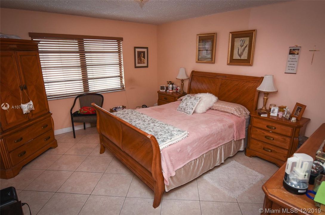 Vendido Recientemente: $254,500 (3 camas, 2 baños, 1584 Pies cuadrados)