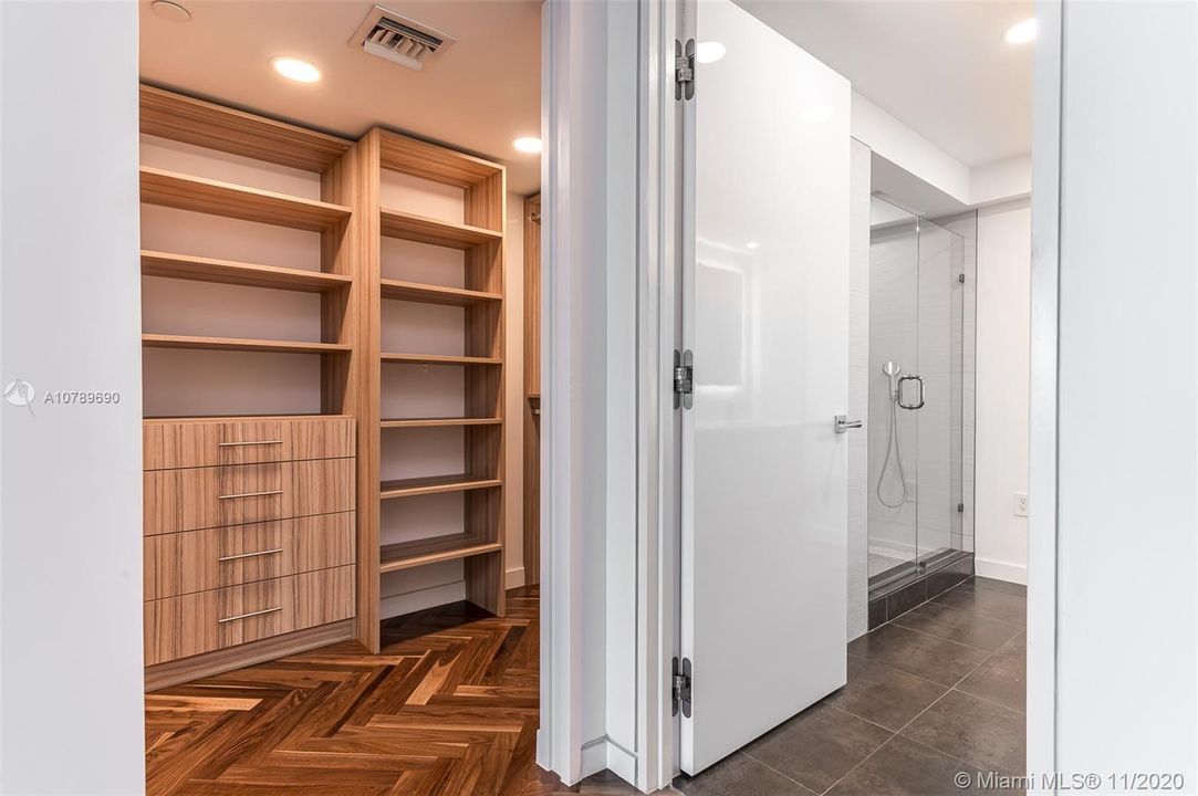 Vendido Recientemente: $1,495,000 (2 camas, 2 baños, 1526 Pies cuadrados)