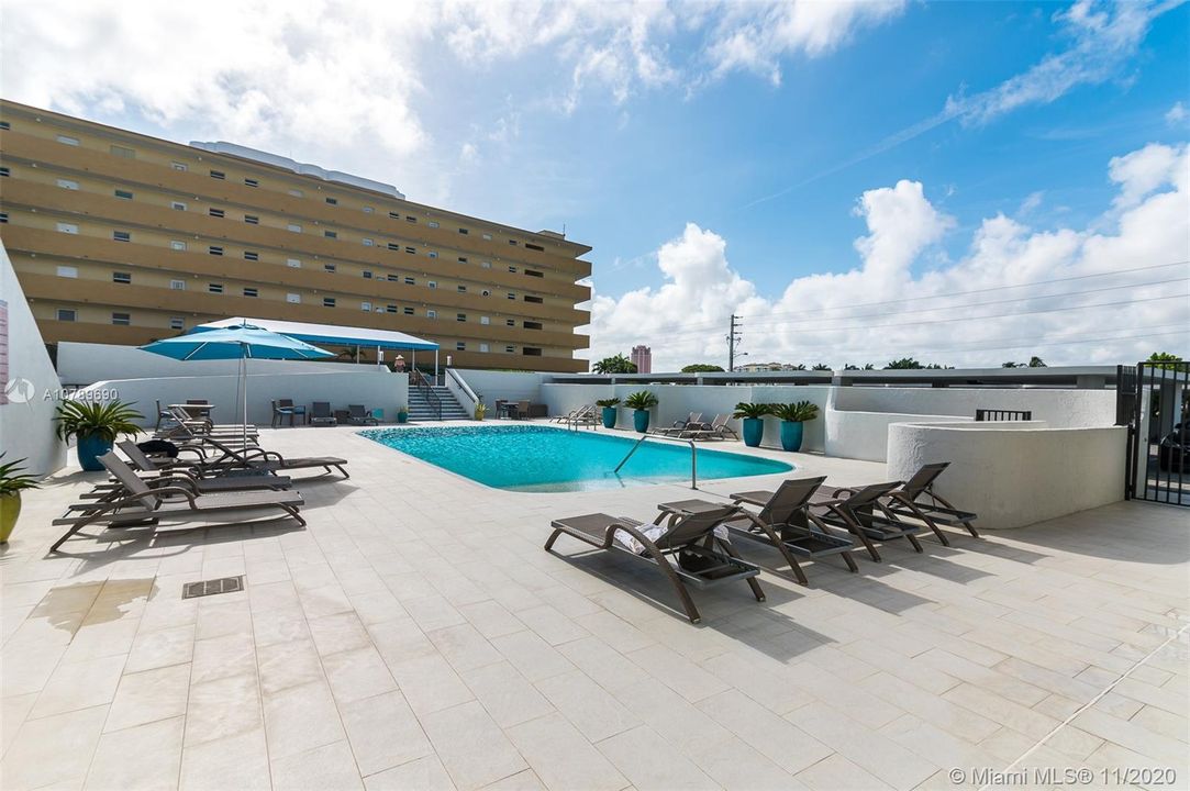 Vendido Recientemente: $1,495,000 (2 camas, 2 baños, 1526 Pies cuadrados)