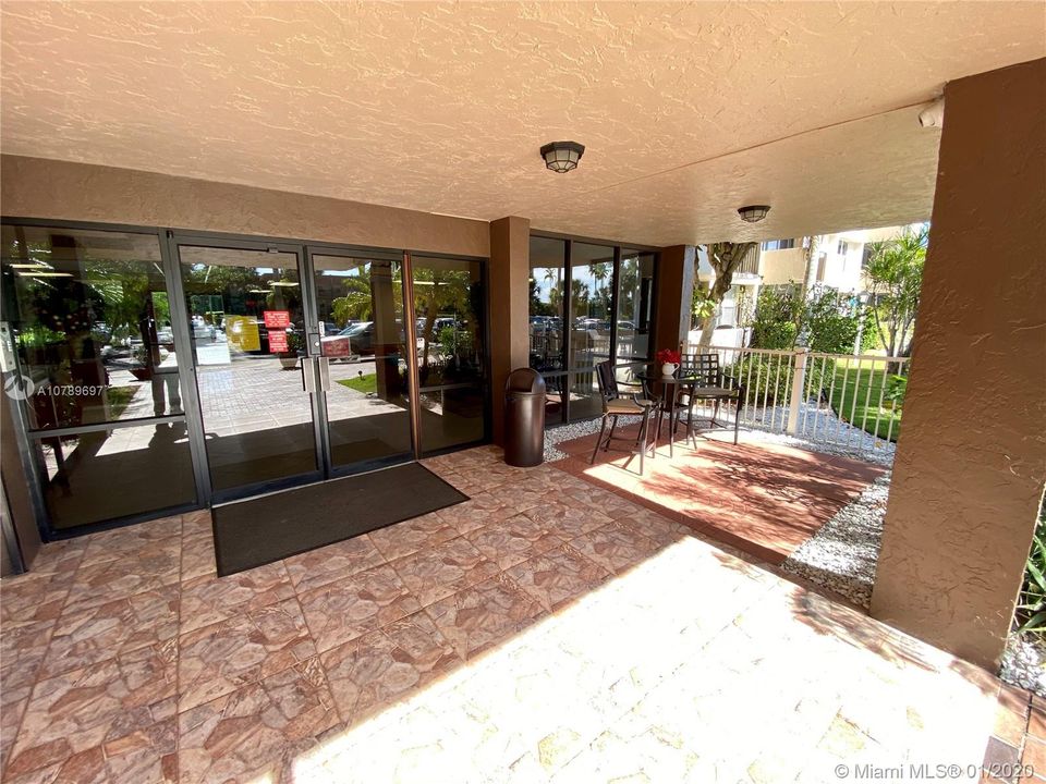 SOUTHSIDE LOBBY ENTRANCE TO ROYAL PALM BUILDING