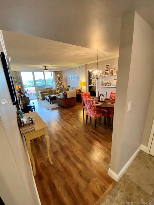 ENTRANCE TO FAMILY/LIVING AREA