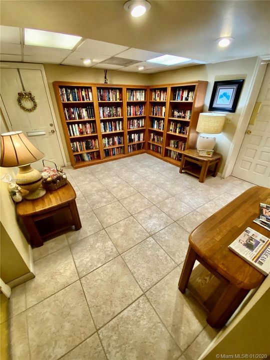 COMMUNITY LIBRARY