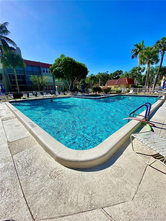COMMUNITY HEATED POOL