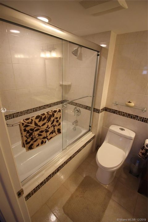 Vendido Recientemente: $98,000 (2 camas, 2 baños, 1005 Pies cuadrados)