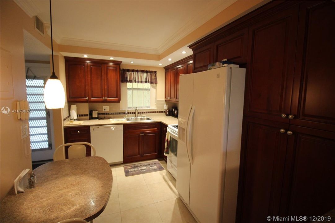 Vendido Recientemente: $98,000 (2 camas, 2 baños, 1005 Pies cuadrados)