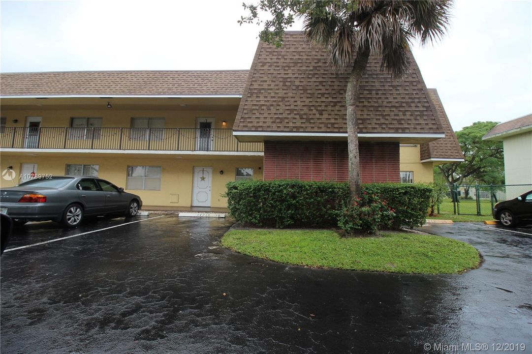 Vendido Recientemente: $98,000 (2 camas, 2 baños, 1005 Pies cuadrados)