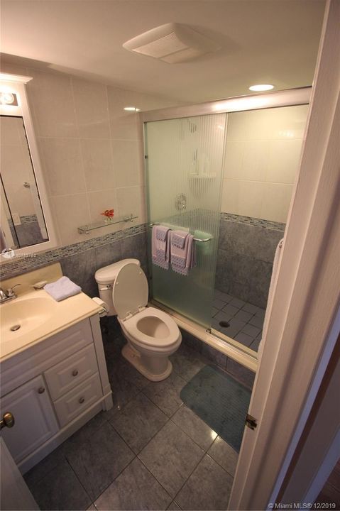 Vendido Recientemente: $98,000 (2 camas, 2 baños, 1005 Pies cuadrados)