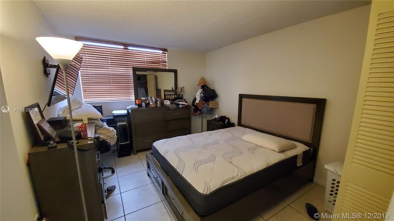 Vendido Recientemente: $152,000 (2 camas, 1 baños, 760 Pies cuadrados)