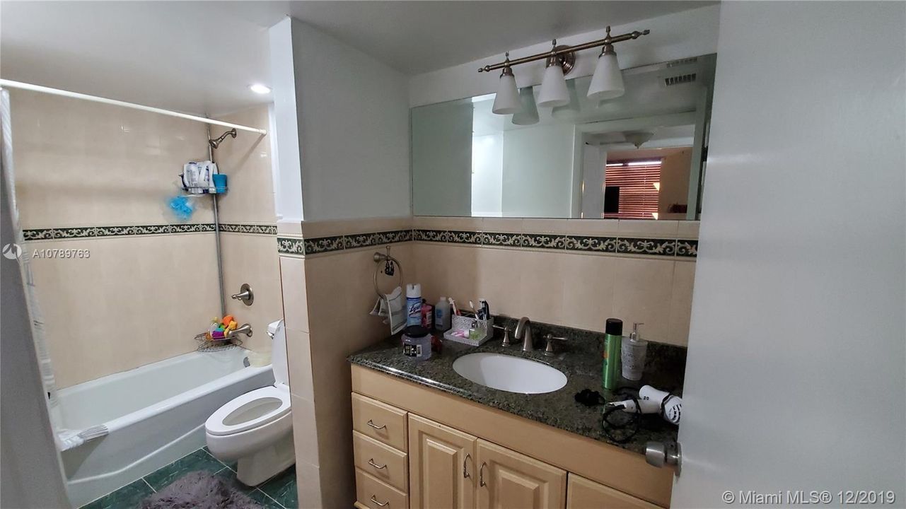 Vendido Recientemente: $152,000 (2 camas, 1 baños, 760 Pies cuadrados)