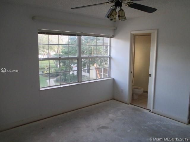 Vendido Recientemente: $150,000 (2 camas, 2 baños, 1374 Pies cuadrados)