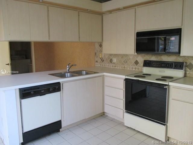 Vendido Recientemente: $150,000 (2 camas, 2 baños, 1374 Pies cuadrados)