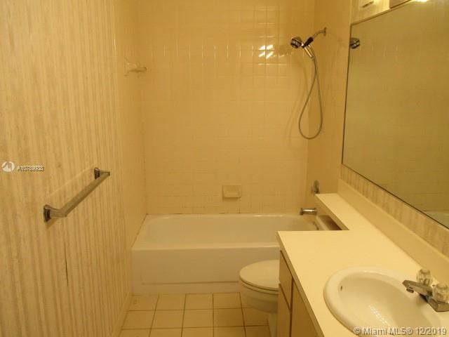 Vendido Recientemente: $150,000 (2 camas, 2 baños, 1374 Pies cuadrados)