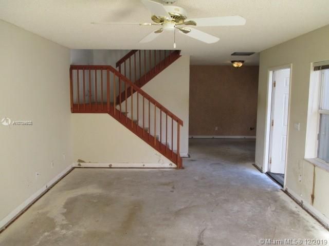 Vendido Recientemente: $150,000 (2 camas, 2 baños, 1374 Pies cuadrados)