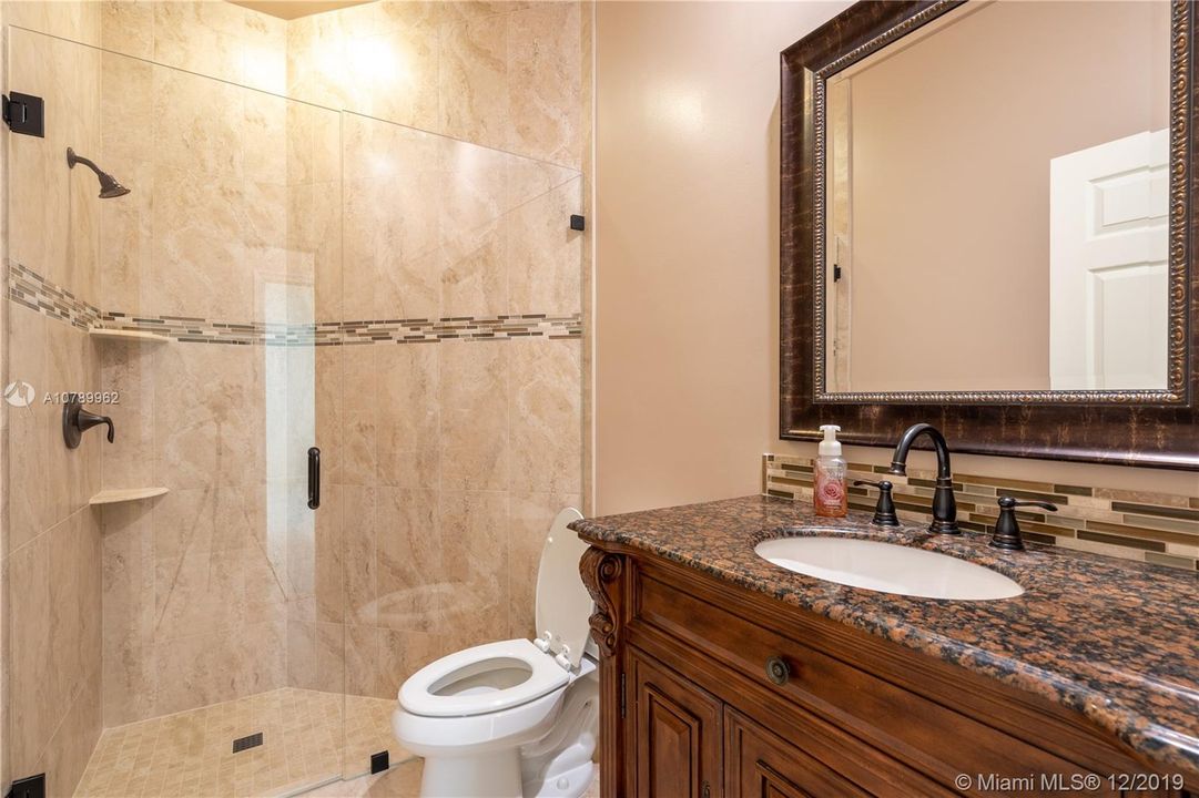 Vendido Recientemente: $689,900 (4 camas, 4 baños, 2989 Pies cuadrados)