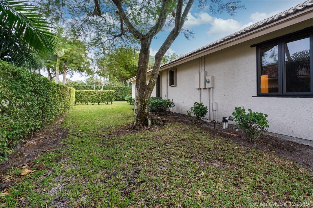 Vendido Recientemente: $689,900 (4 camas, 4 baños, 2989 Pies cuadrados)