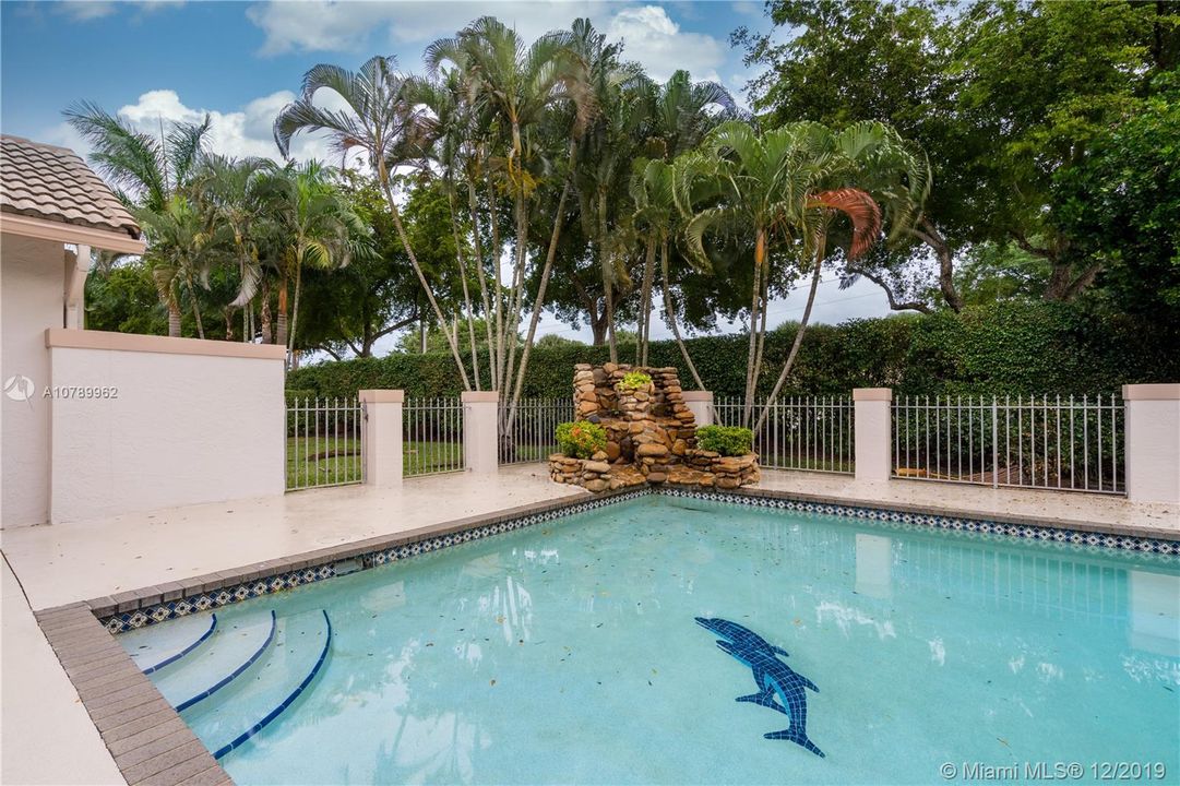 Vendido Recientemente: $689,900 (4 camas, 4 baños, 2989 Pies cuadrados)