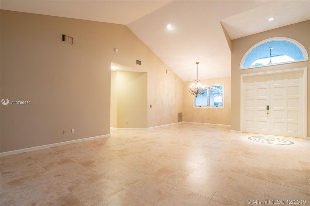 Vendido Recientemente: $689,900 (4 camas, 4 baños, 2989 Pies cuadrados)
