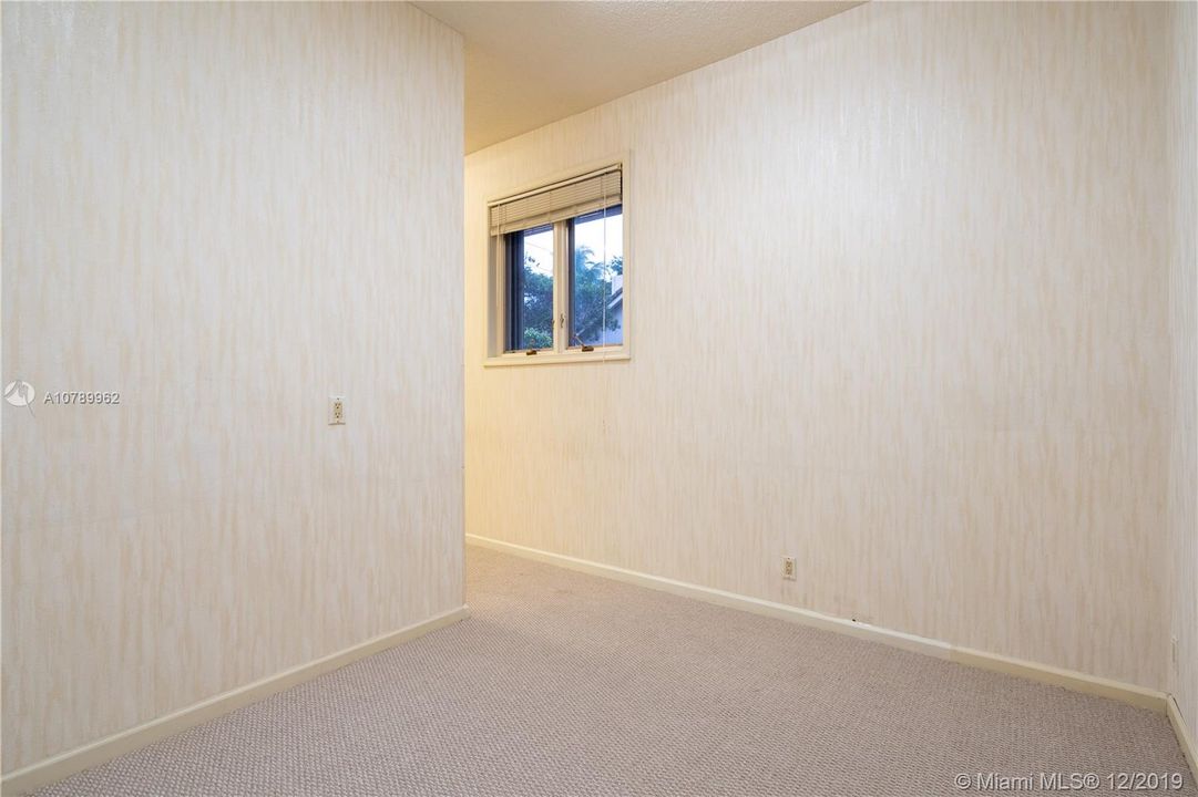 Vendido Recientemente: $689,900 (4 camas, 4 baños, 2989 Pies cuadrados)