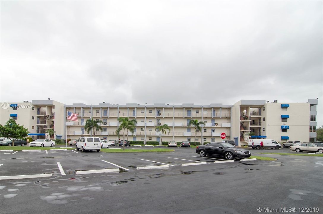 Recently Sold: $54,900 (1 beds, 1 baths, 754 Square Feet)