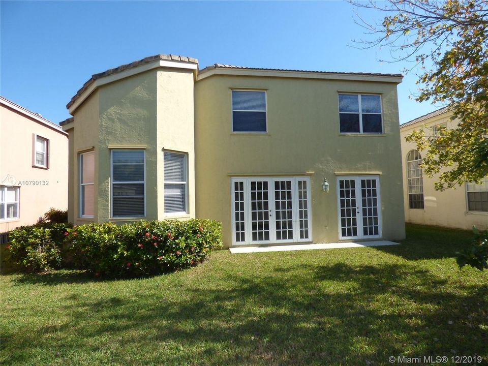 Vendido Recientemente: $309,900 (3 camas, 3 baños, 2873 Pies cuadrados)