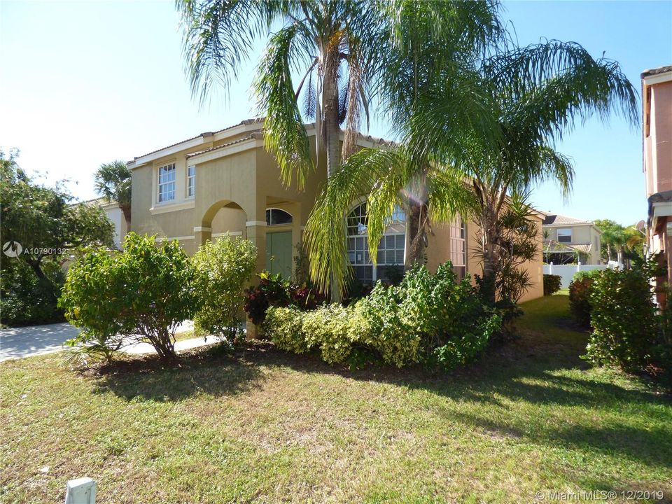 Vendido Recientemente: $309,900 (3 camas, 3 baños, 2873 Pies cuadrados)