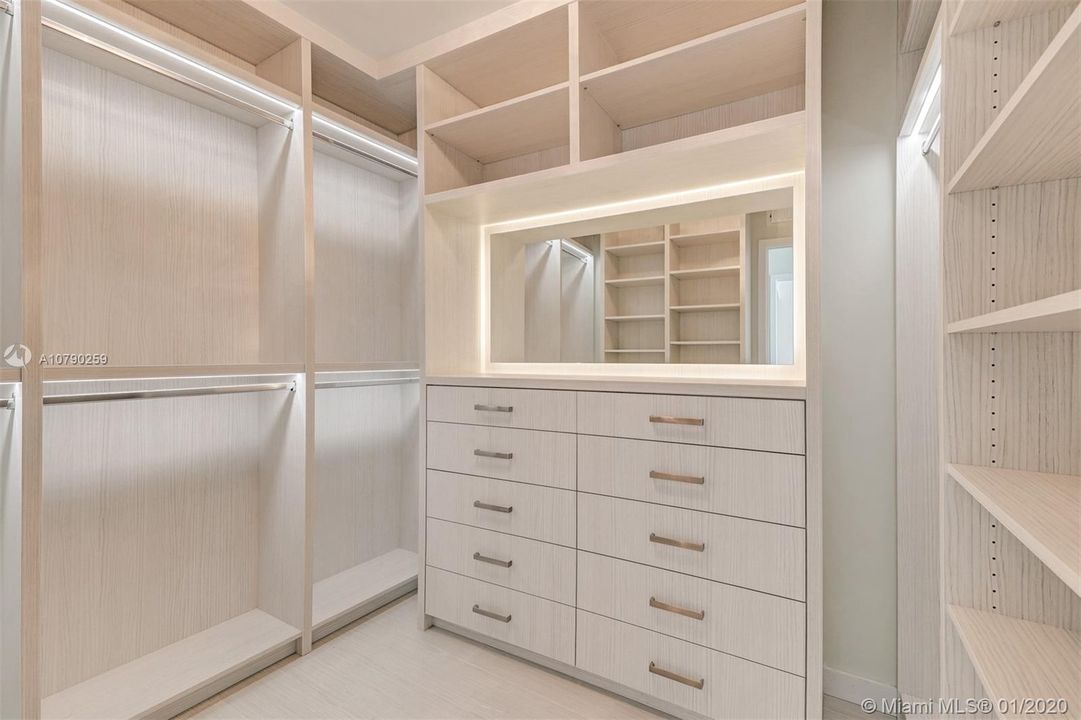 Недавно продано: $2,595,000 (2 спален, 3 ванн, 1753 Квадратных фут)