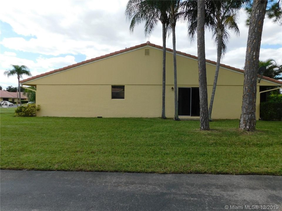 Vendido Recientemente: $255,000 (3 camas, 2 baños, 1590 Pies cuadrados)