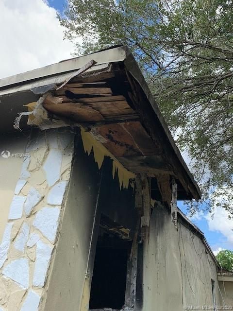 Vendido Recientemente: $89,900 (3 camas, 1 baños, 2302 Pies cuadrados)