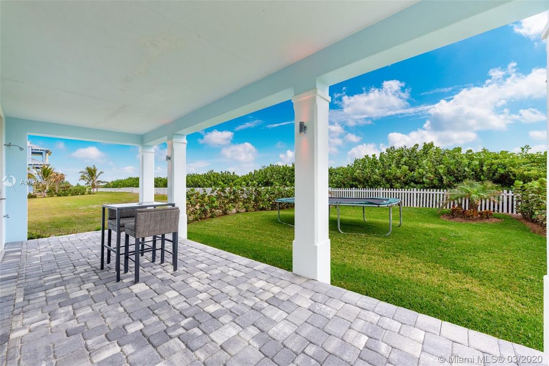 Back patio and yard...room for a pool!