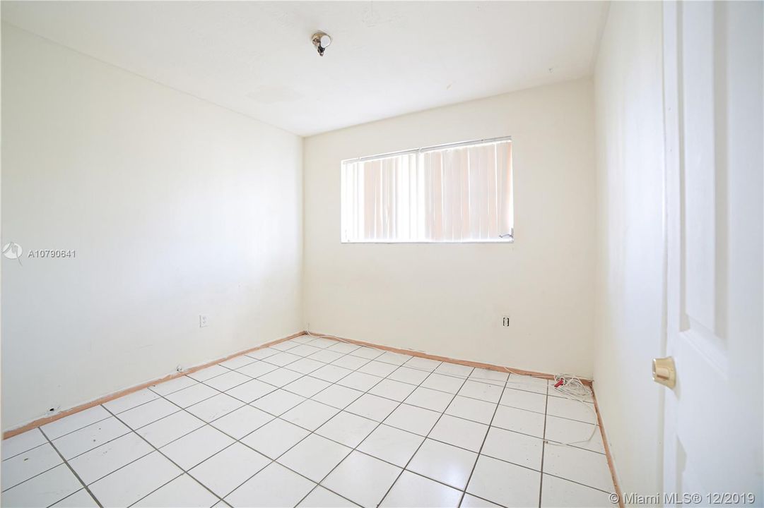 Recently Sold: $229,990 (3 beds, 1 baths, 1012 Square Feet)